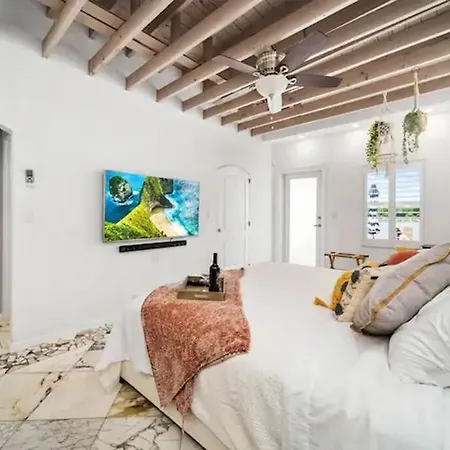 Komffy Studio With King Bed